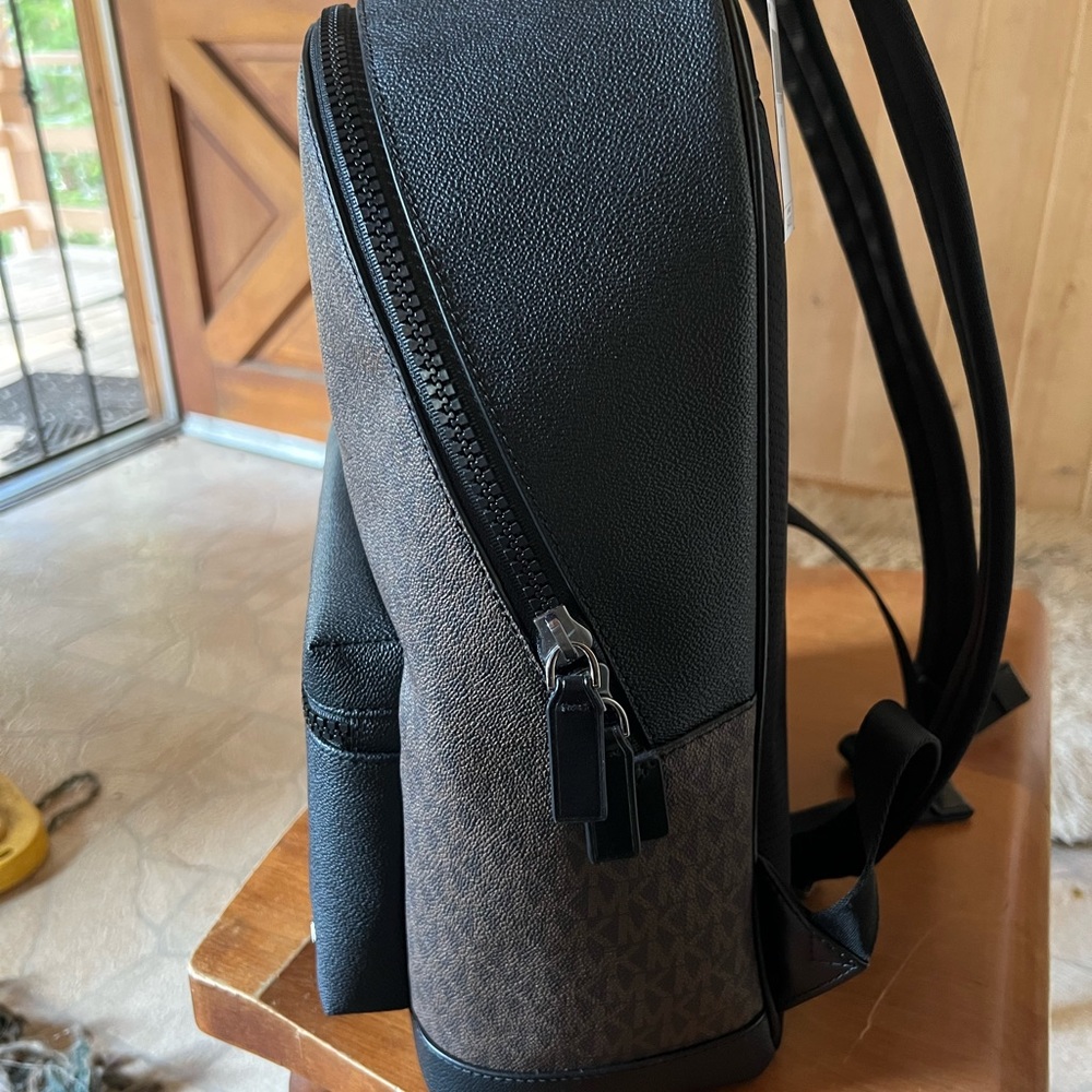 Michael Kors backpack - Picture 6 of 8